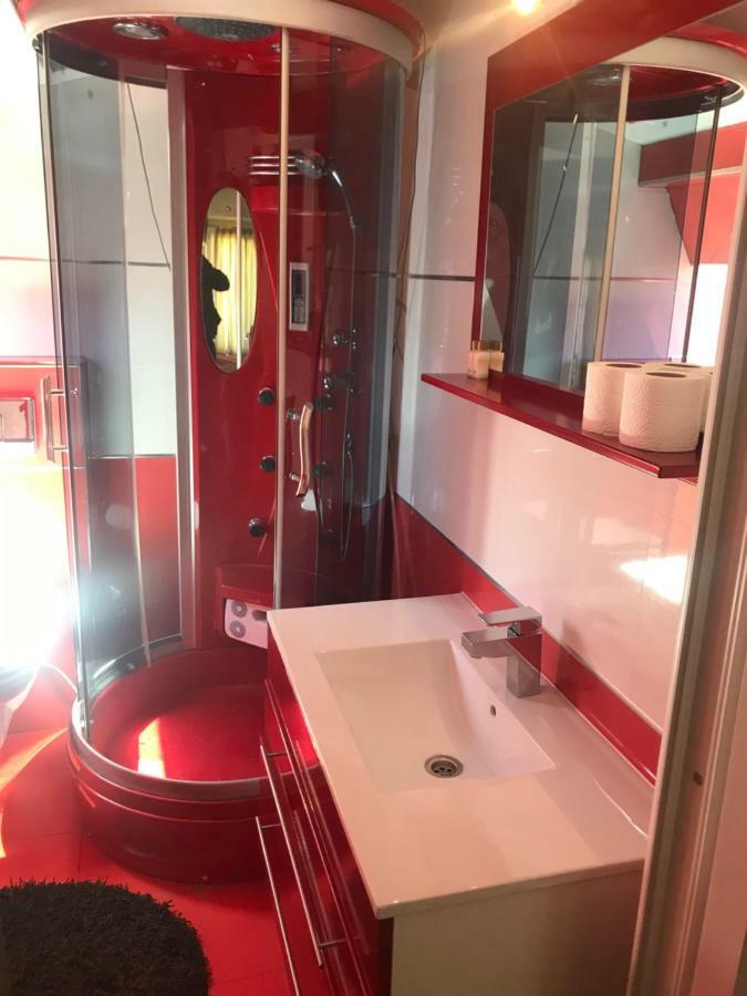 Villa Piano&Bar オフリド エクステリア 写真